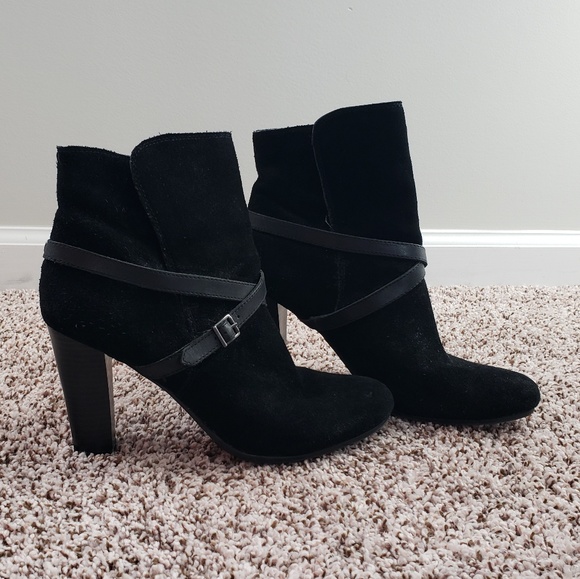 LOFT Shoes - LOFT Ann Taylor Boots Size 9